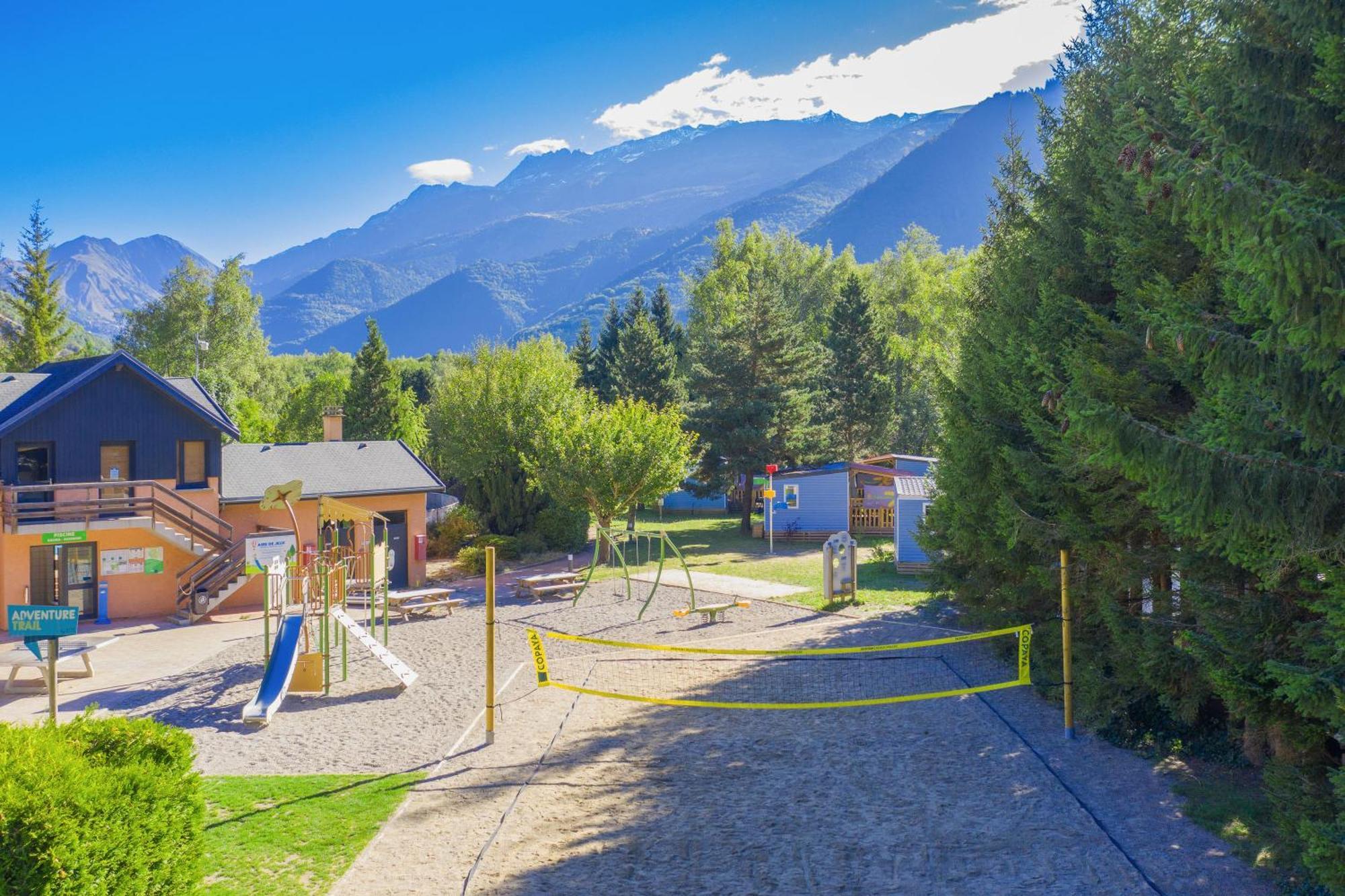 Camping Rcn Belledonne Le Bourg-dʼOisans Exterior foto