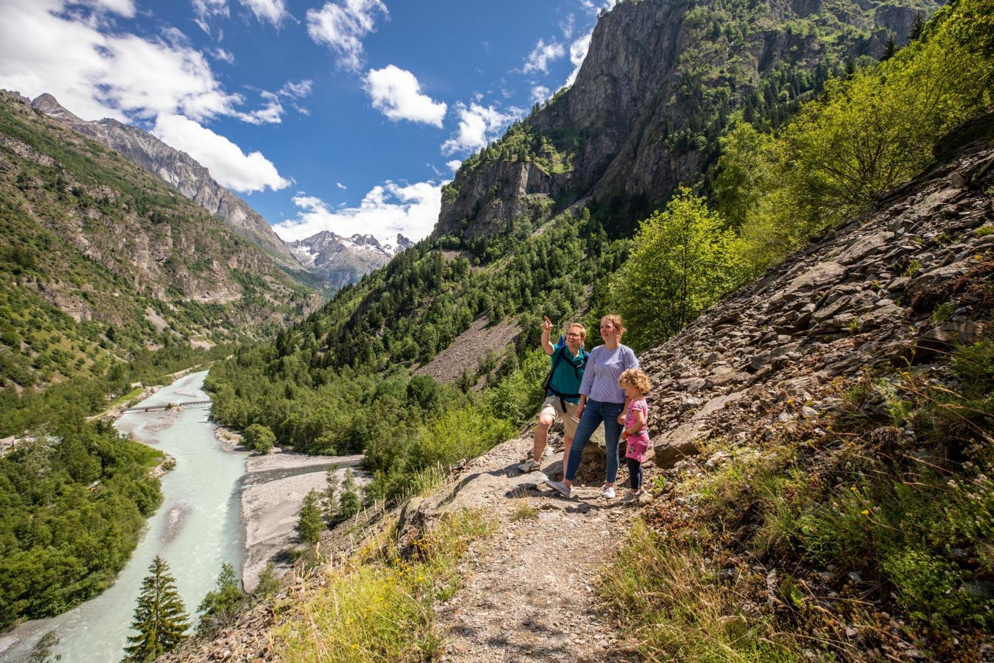 Camping Rcn Belledonne Le Bourg-dʼOisans Exterior foto